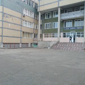 Salubrizarea terenului aferent/adiacent al Liceului Teoretic „Dacia”